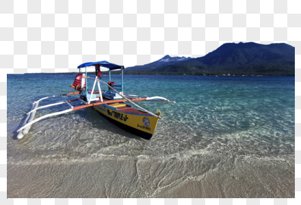 菲律宾杜马盖地岛岸边的船高清图片
