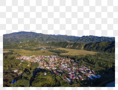 航拍蓝天下的小山村风景图片