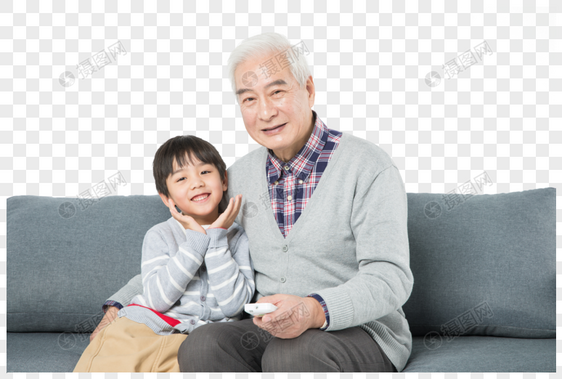 爷孙俩坐在沙发上看电视图片