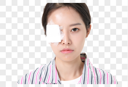 女性眼睛受伤图片