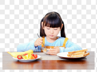 小女孩吃早餐图片