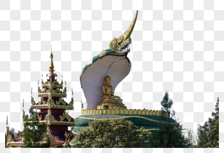 缅甸佛殿前的蛇形佛像高清图片
