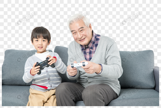 祖孙在沙发上打游戏图片