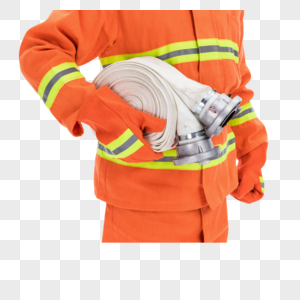 手拿消防带的消防员图片