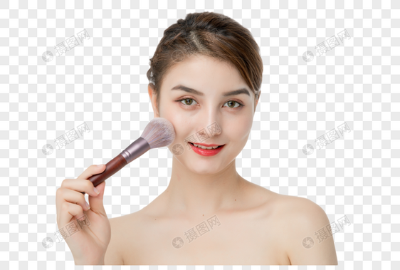 女性化妆涂腮红图片