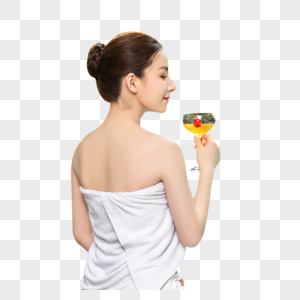 女性温泉喝鸡尾酒高清图片