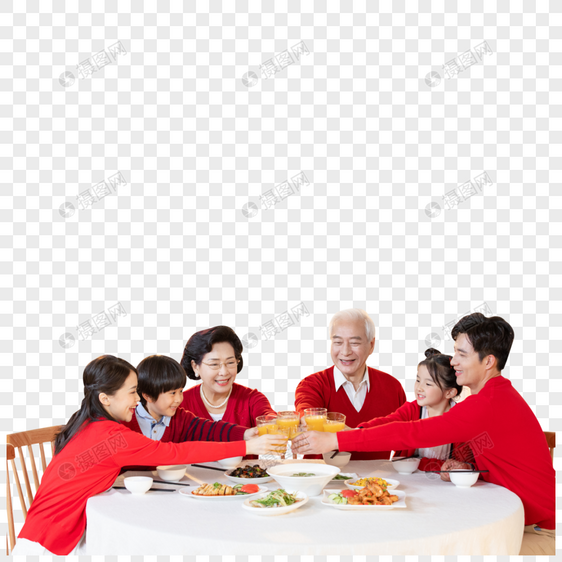 新年一家人在一起吃年夜饭图片