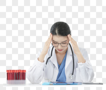 女性医生观察血液试剂图片
