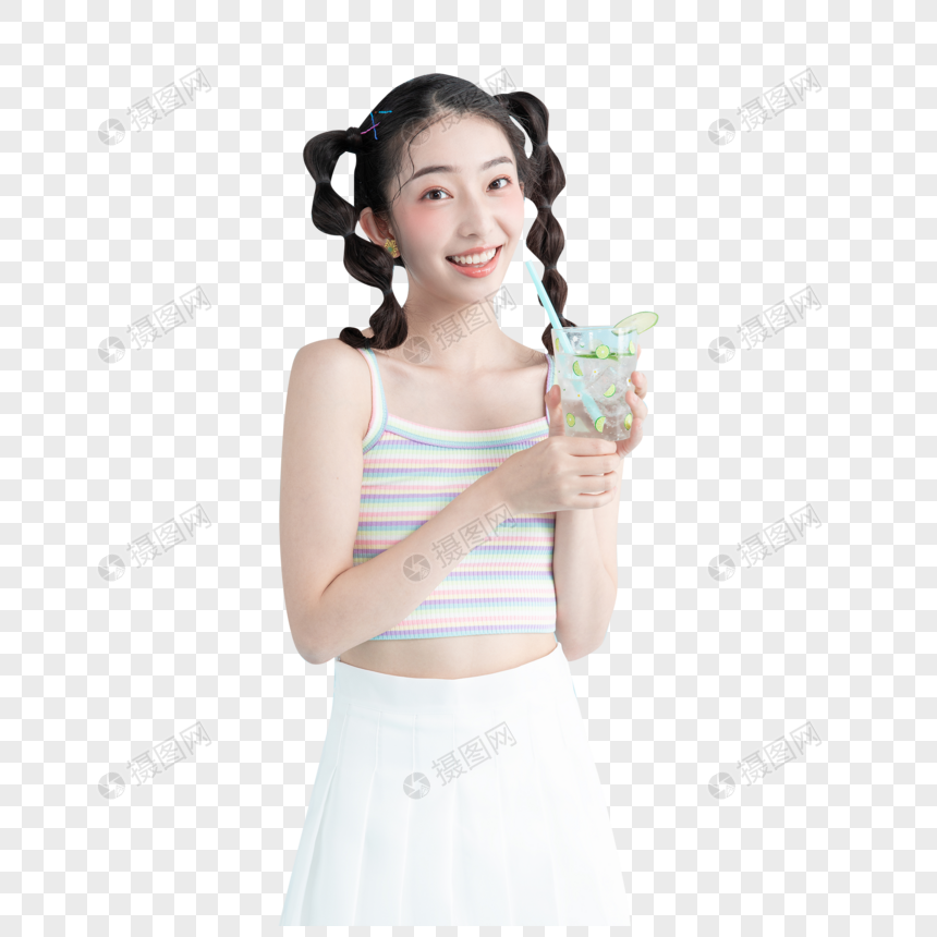 甜美女孩喝夏日饮品图片