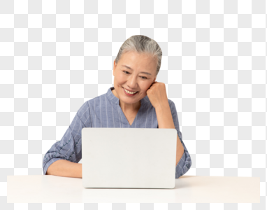 老年女性用笔记本电脑图片