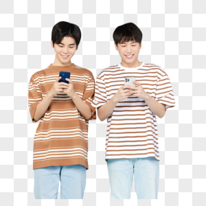 青年男性朋友相约打手机游戏图片