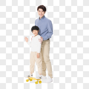 父子相伴玩滑板高清图片
