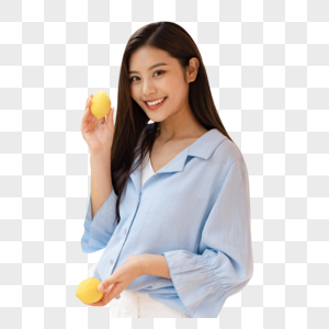 美女逛超市选购水果柠檬图片