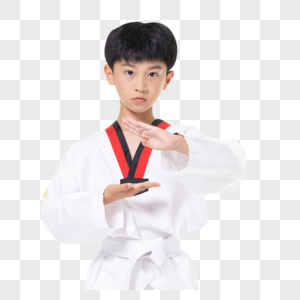 小男孩练习跆拳道高清图片