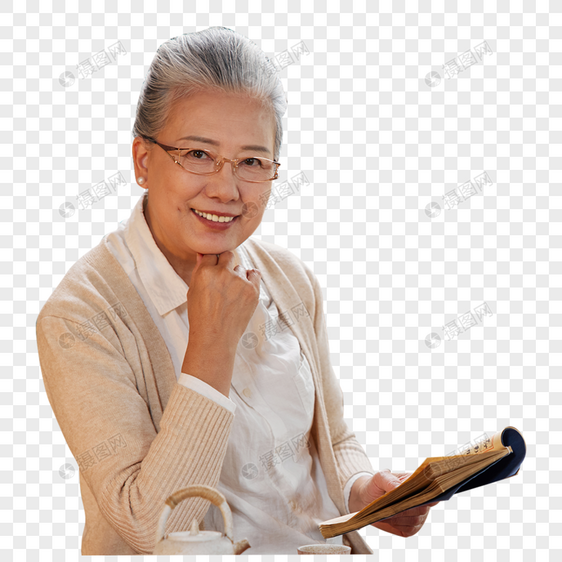 阅读看书的老年女性图片