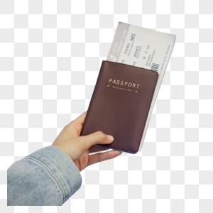 手拿护照和机票特写图片