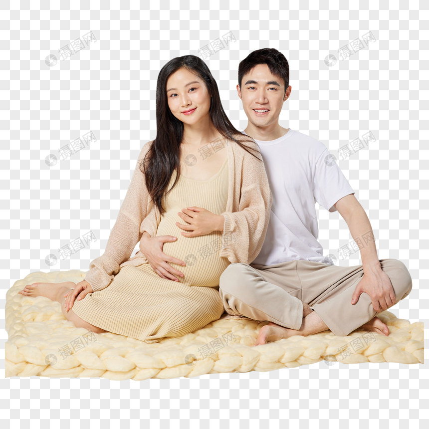 幸福的年轻夫妻孕照写真图片