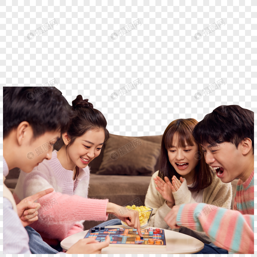 年轻人聚会玩飞行棋图片
