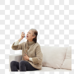 生病老人使用哮喘喷雾图片