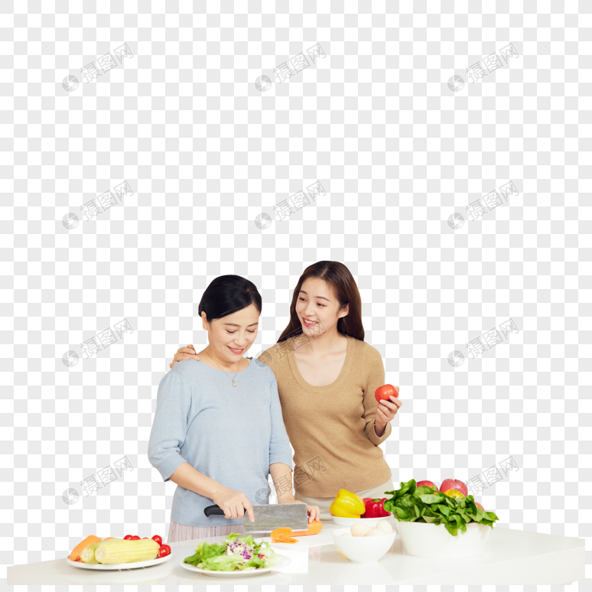 母女居家厨房做饭备菜图片