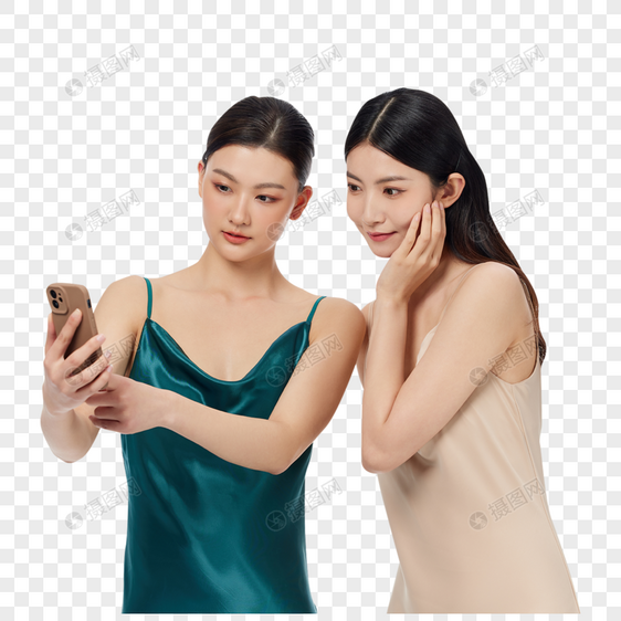 年轻女性闺蜜一起手机合照图片