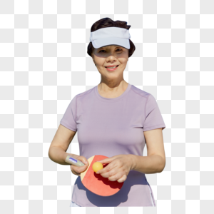 女性老人手握乒乓拍形象图片