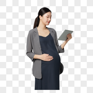 职场孕妇妈妈看工作文件图片