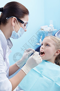 孩子们的医生给你孩子的牙齿图片