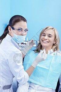 牙医接待处的病人图片