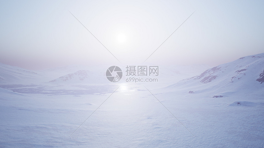 南极雪山冰冷海岸的空中景观图片