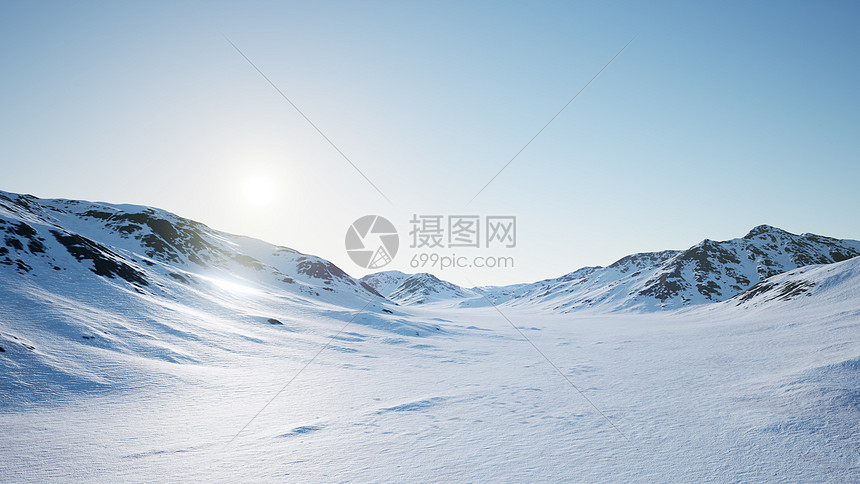 南极雪山冰冷海岸的空中景观图片