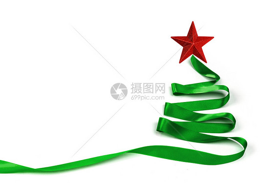风格化的绿色丝带圣诞树与红星隔离白色背景上风格化的丝带圣诞树图片