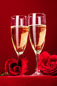 香槟红色心形玫瑰红色背景香槟红玫瑰图片