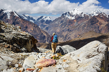 秘鲁科迪勒拉山的徒步旅行场景图片