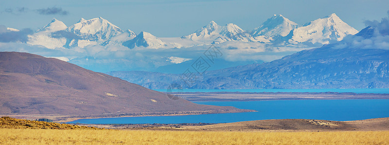 巴塔哥尼亚美丽的山脉景观南美洲阿根廷的山湖背景图片