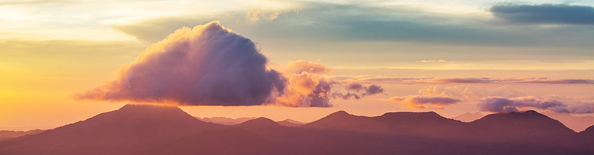 美丽的火山塞尔弗德国家公园萨尔瓦多日落图片