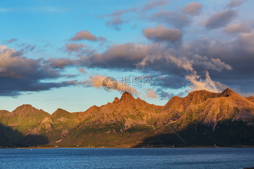 挪威北部风景如画的风景图片