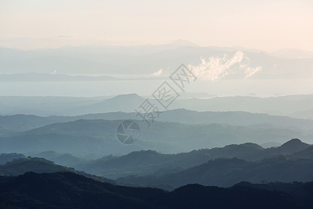 中美洲哥斯达黎加美丽的山脉景观图片