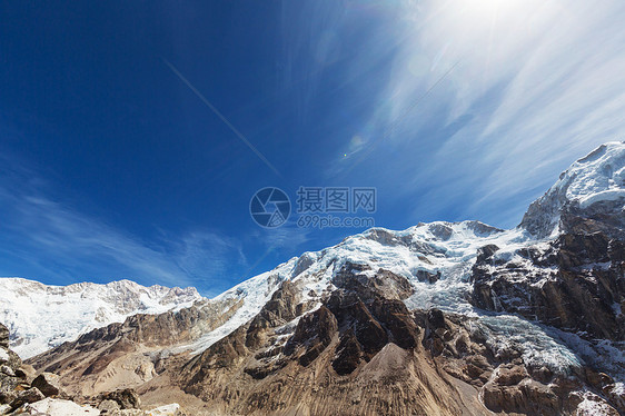 日落时分,尼泊尔喜马拉雅山,坎钦琼加峰的风景图片