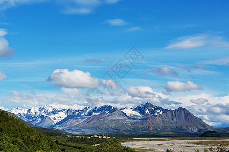 夏天阿拉斯加风景如画的山脉积雪覆盖的地块,冰川岩石峰图片