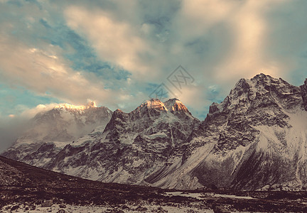 风景优美的詹努峰,坎肯琼加地区,喜马拉雅山,尼泊尔图片