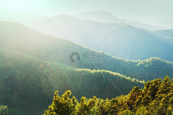 阿拉斯加山区的夏季青山图片