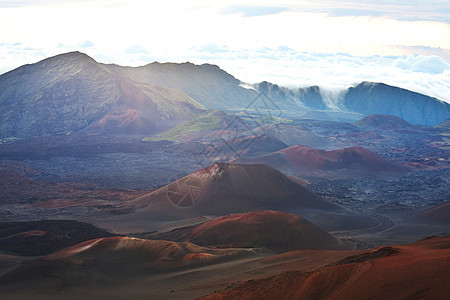 夏威夷毛伊岛黑拉卡拉火山美丽的日出场景图片