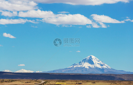 美丽的自然景观山脉火山安第斯地区,玻利维亚图片