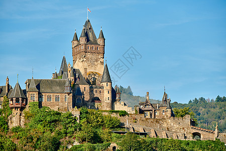 德国科姆镇座小山上美丽的里奇斯堡城堡图片