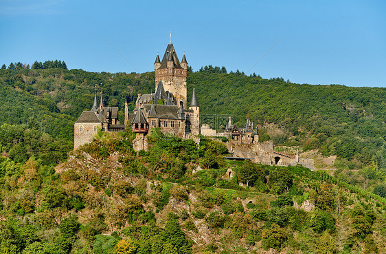 德国科姆镇座小山上美丽的里奇斯堡城堡图片