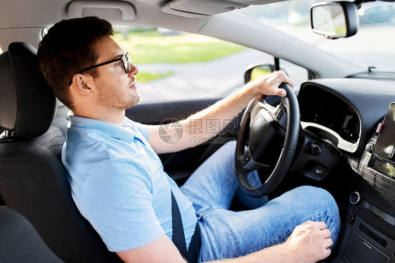 运输,车辆人的男人或司机眼镜驾驶汽车夏天夏天戴眼镜开车的人或司机图片