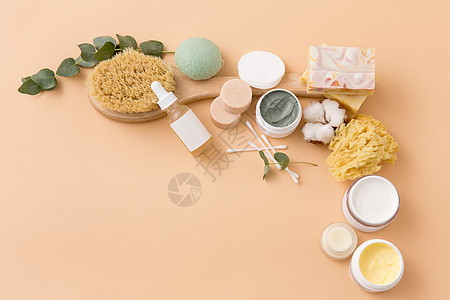 美丽,水疗健康密切制作肥皂棒,天然刚毛木刷,身体黄油与海绵血清米色背景肥皂,刷子,海绵,粘土面具身体黄油图片