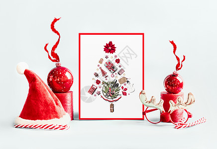 圣诞与红色装饰圣诞老人帽子,红色鲍布装饰与丝带框架标志与圣诞树站白色背景寒假圣诞物品图片