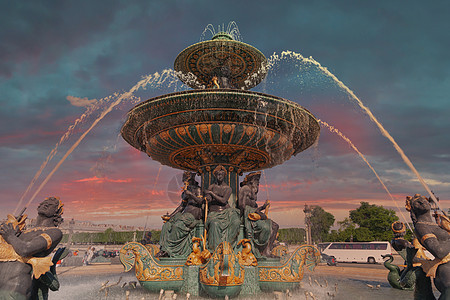 巴黎的喷泉戏剧的日落图片